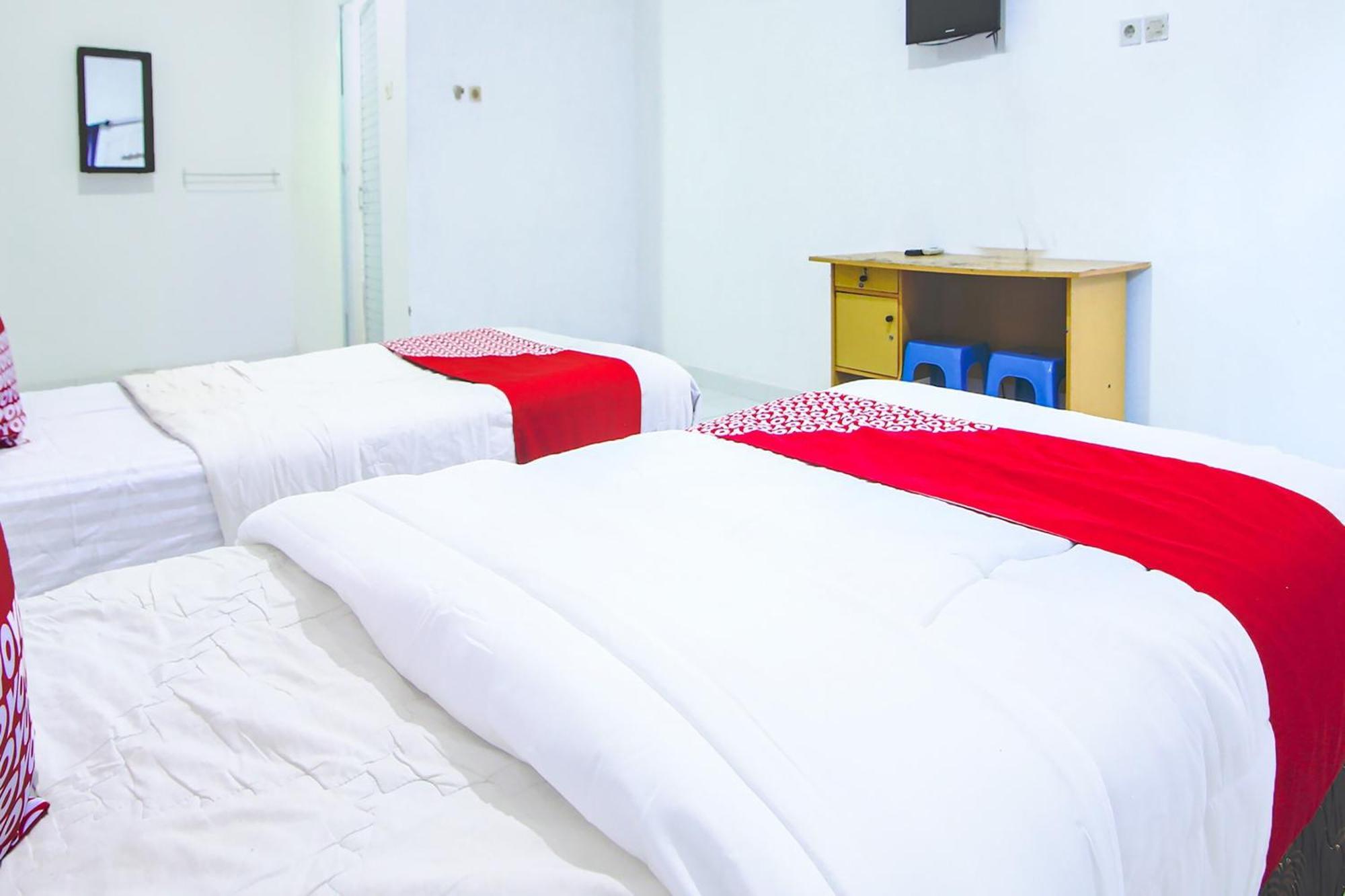 Oyo Life 91127 Wisma Sukajadi Syariah Perabumulih Εξωτερικό φωτογραφία